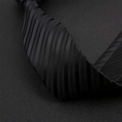 Black detailed tie
